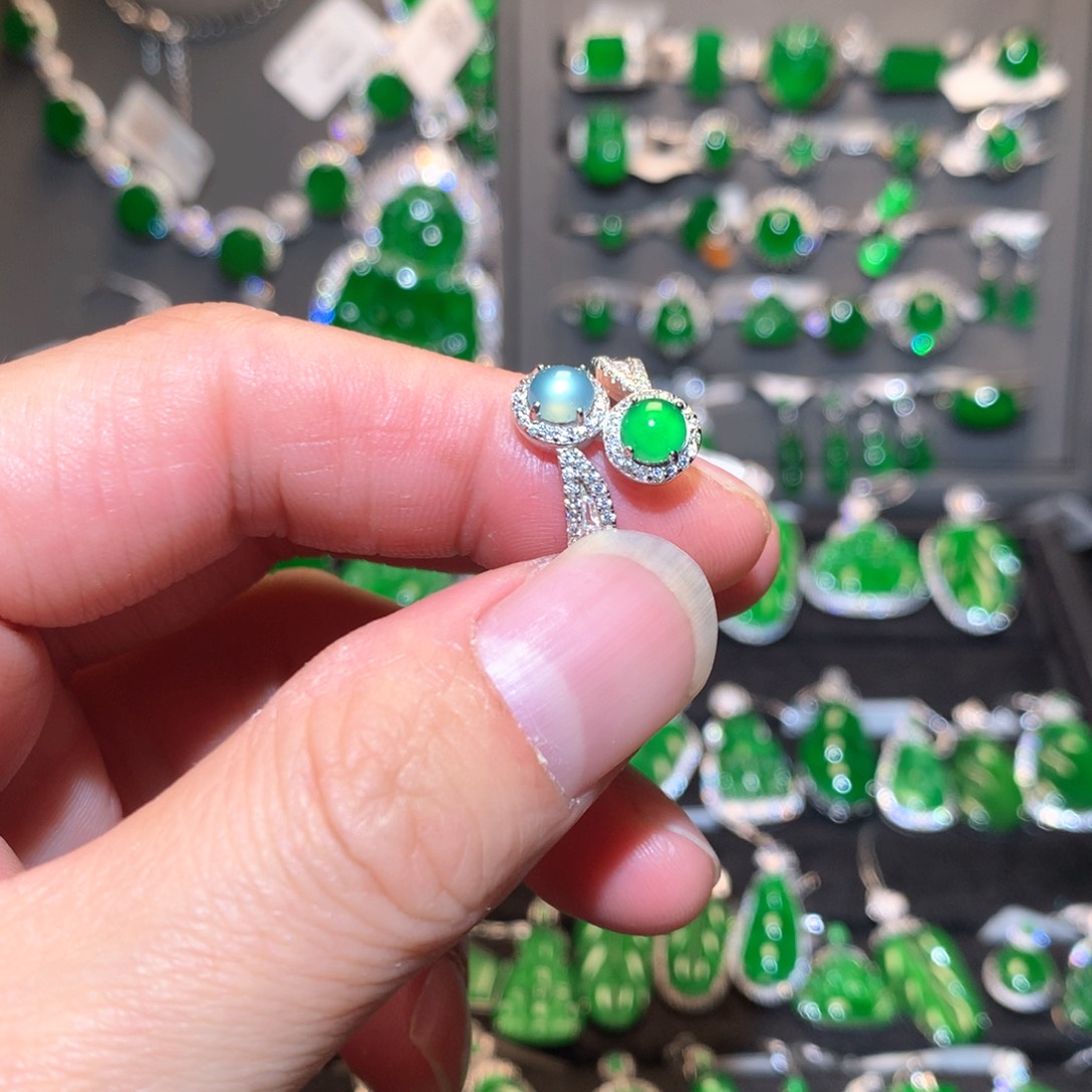 翡翠戒指银S925镶嵌天然翡翠