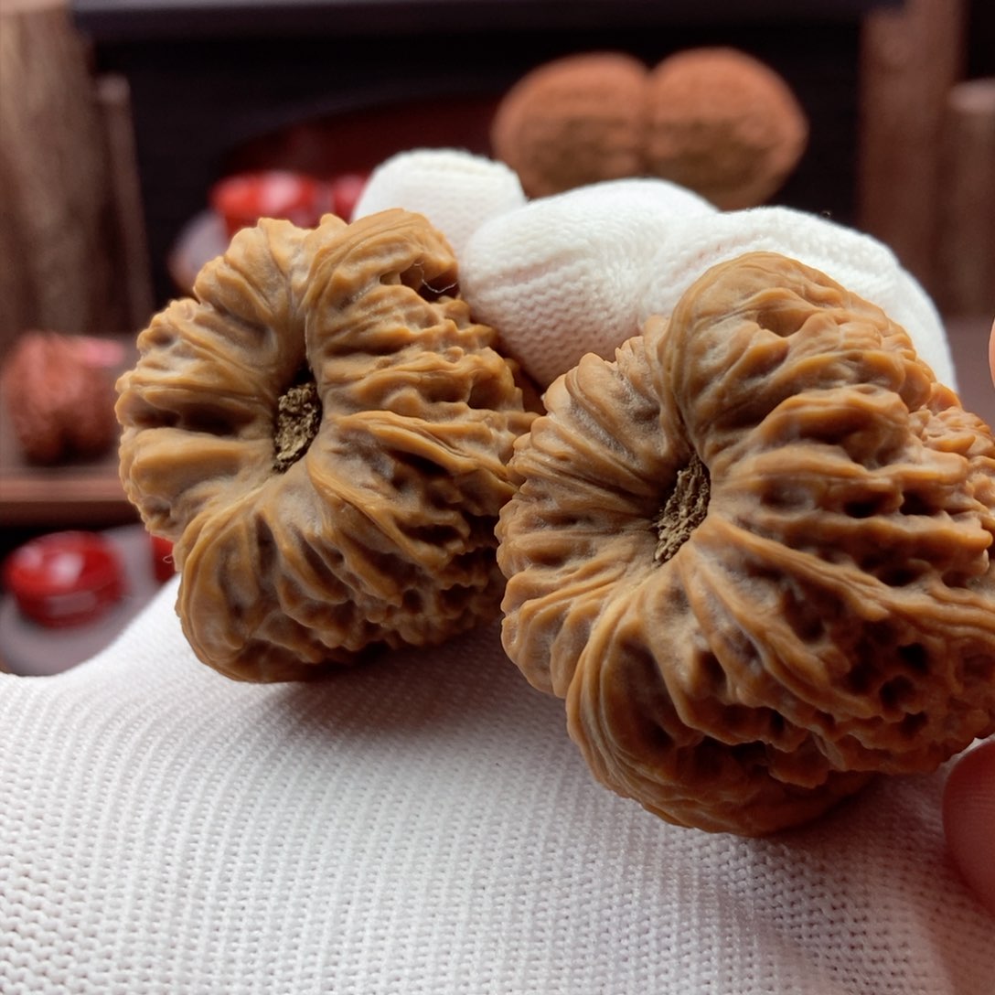 文玩核桃把件拉丝三角大凹40.38.39.