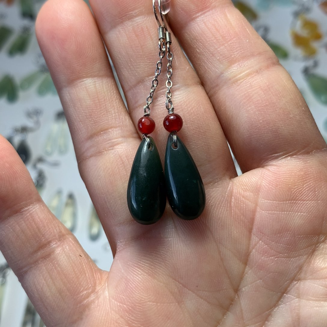 蛇纹石玉耳环未镶嵌N****z