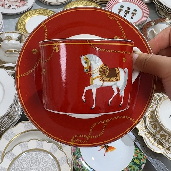瓷红色小马咖啡杯碟2套微瑕