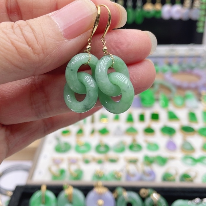 小***@翡翠18K金镶嵌耳饰