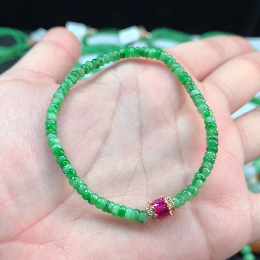 翡翠手链未镶嵌翡翠