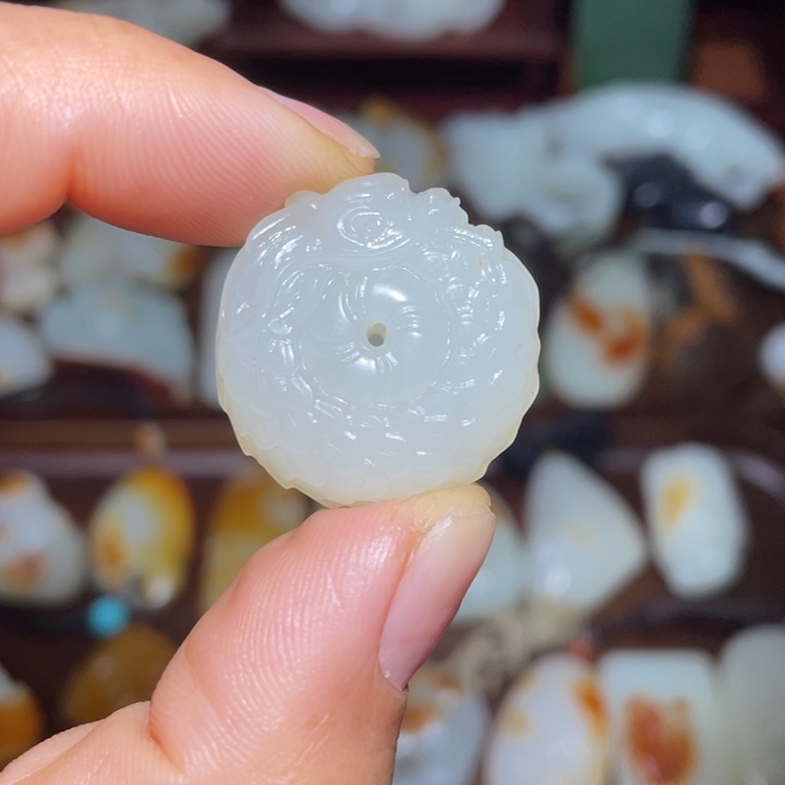 和田玉颈饰未镶嵌