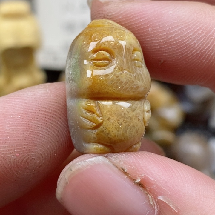 颈饰未镶嵌硅化珊瑚（珊瑚玉）小