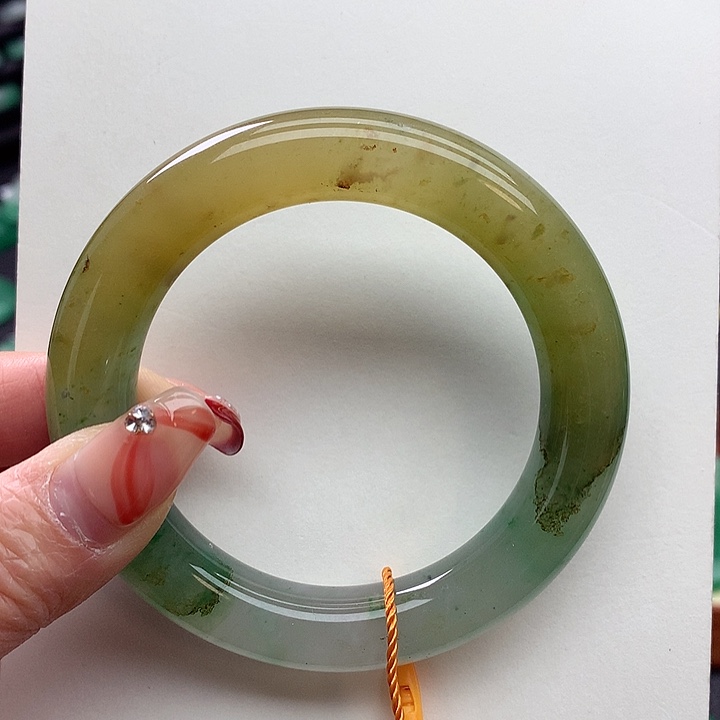 石英质玉手镯未镶嵌学***己