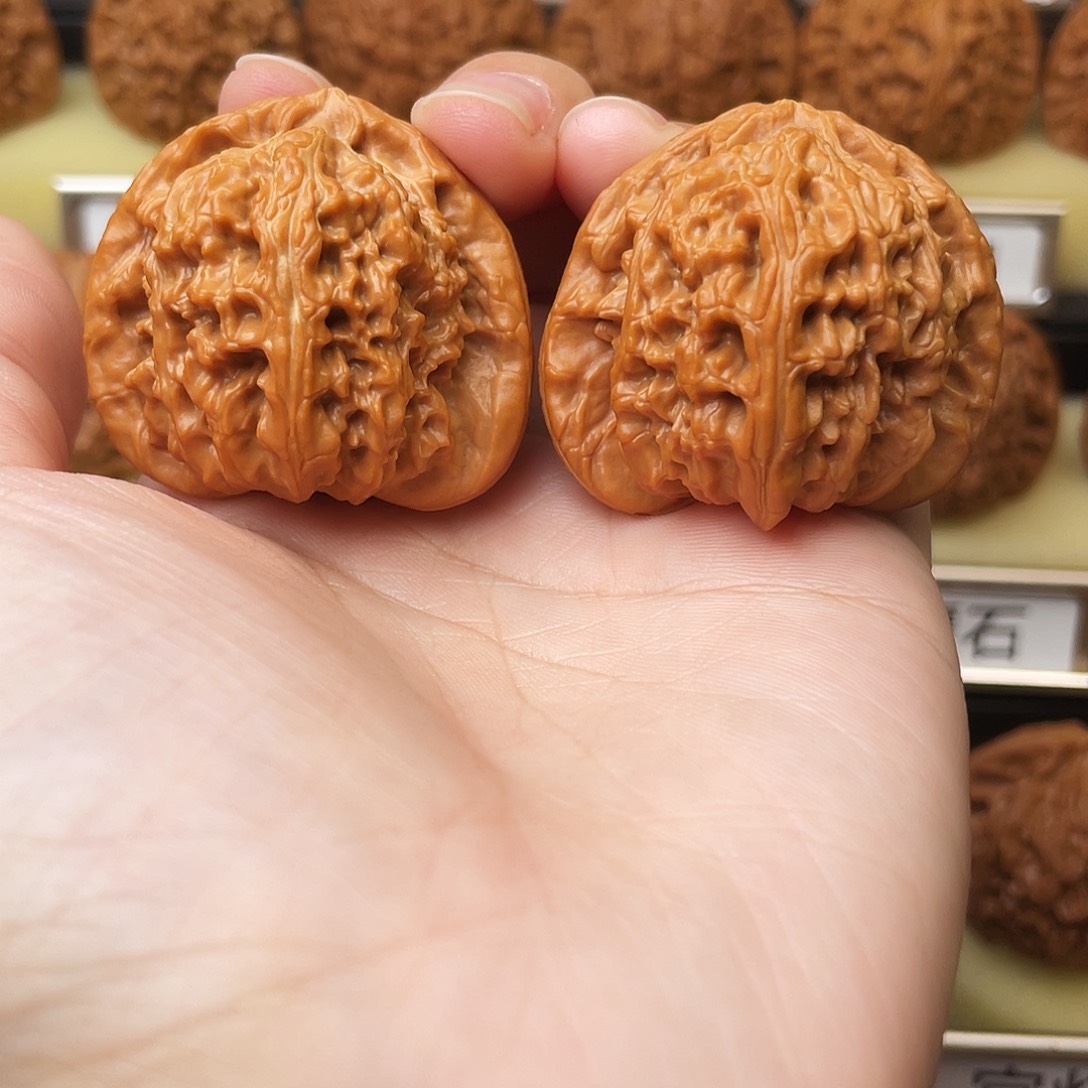 文玩核桃吊坠三角白41全品596