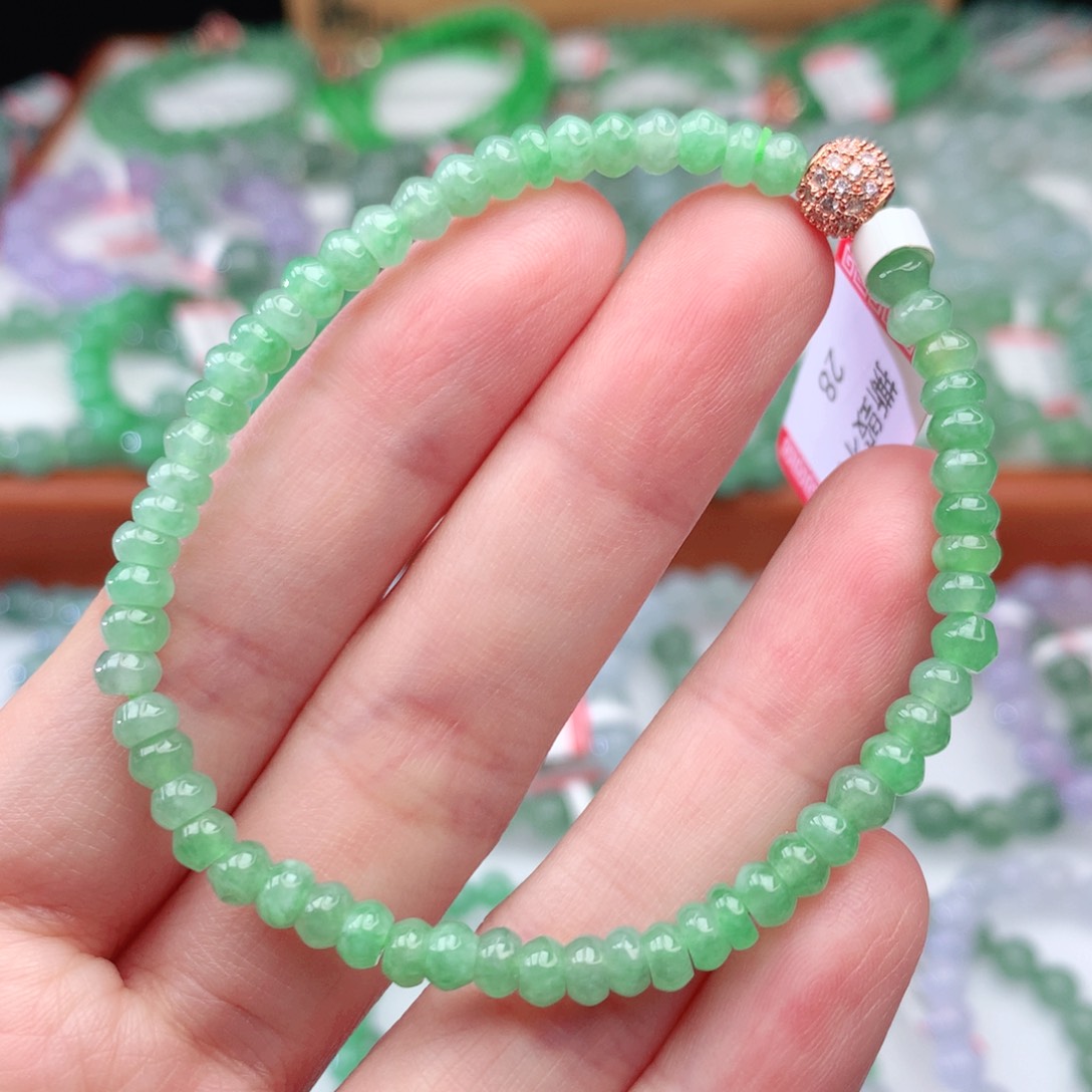 翡翠手链未镶嵌翡翠