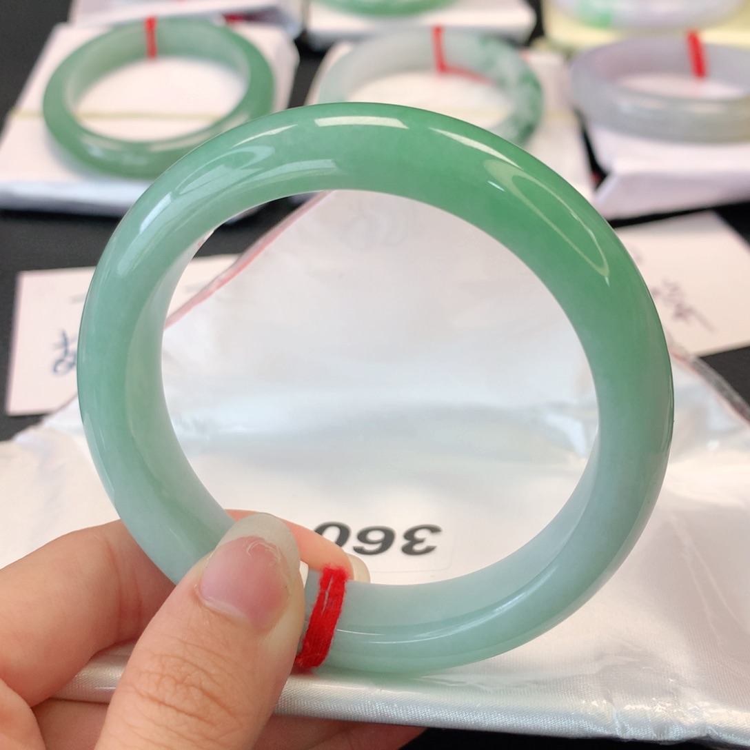 翡翠手镯未镶嵌翡翠手镯57