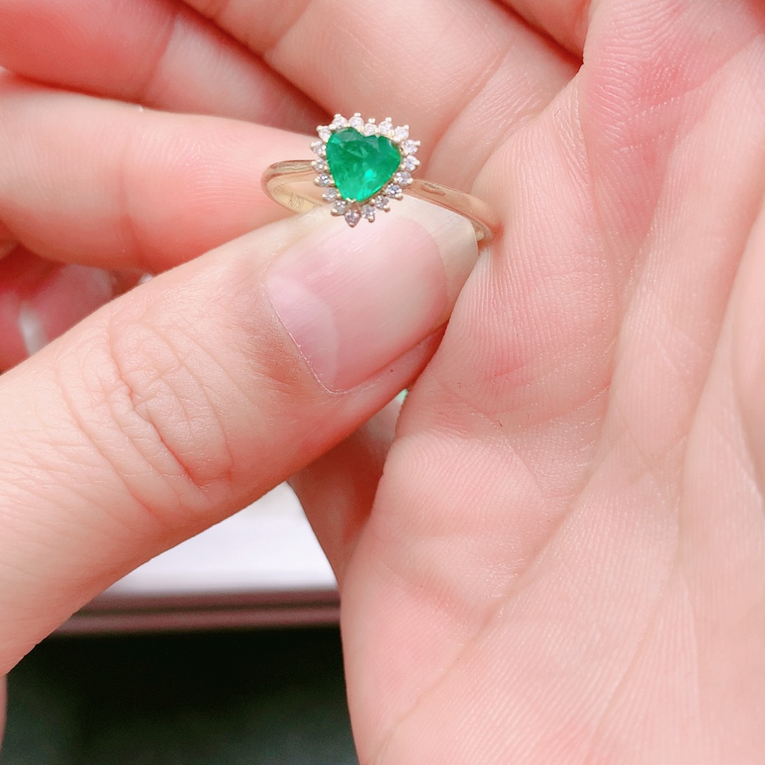 祖母绿戒指18K金镶嵌5.3✖️5.5