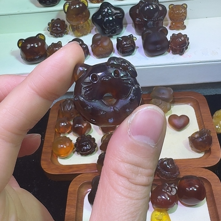 迎***冬琥珀未镶嵌裸石琥珀