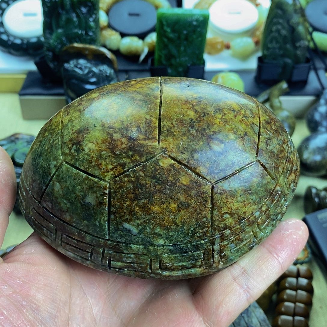 岫岩河磨玉（透闪石质玉）未镶嵌把件