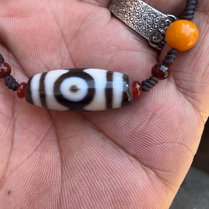 未镶嵌颈饰玛瑙/玉髓三眼玛瑙珠子一枚！