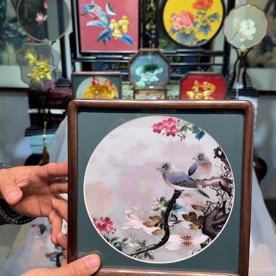 刺绣刺绣工艺精湛