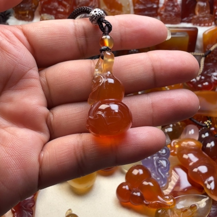 卿***遥玛瑙/玉髓颈饰未镶嵌