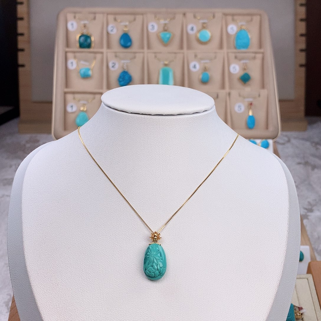 绿松石颈饰18K金镶嵌A****?