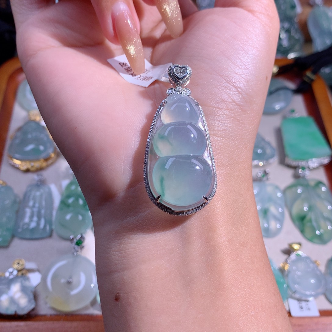 翡翠吊坠(不含链)18K金镶嵌