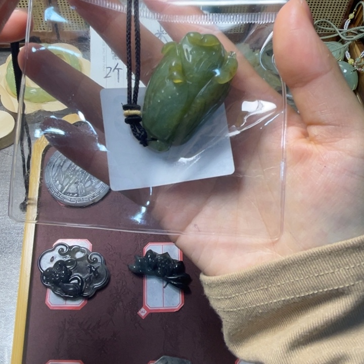 云***曜蛇纹石玉合金手链