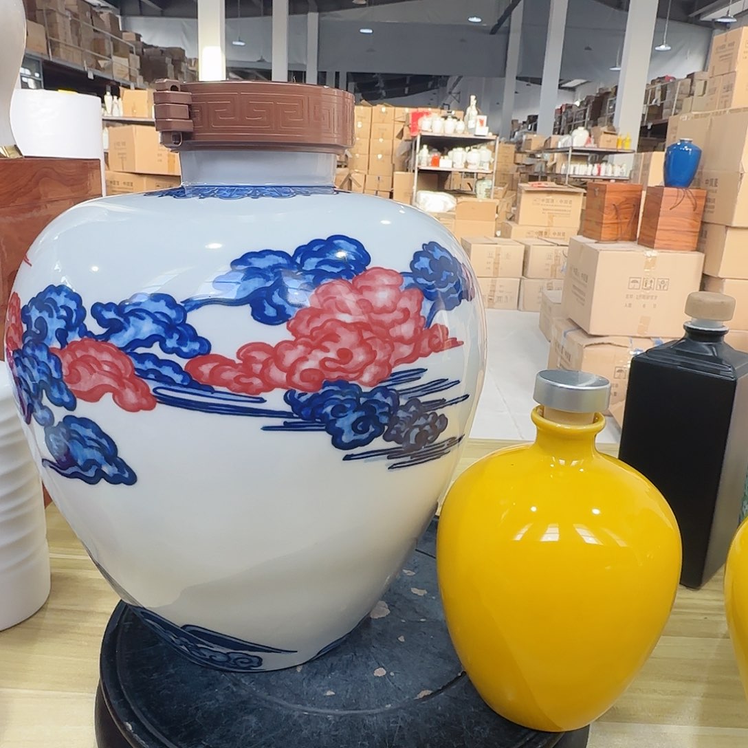 10斤紫气东来1个，送1个黄坛