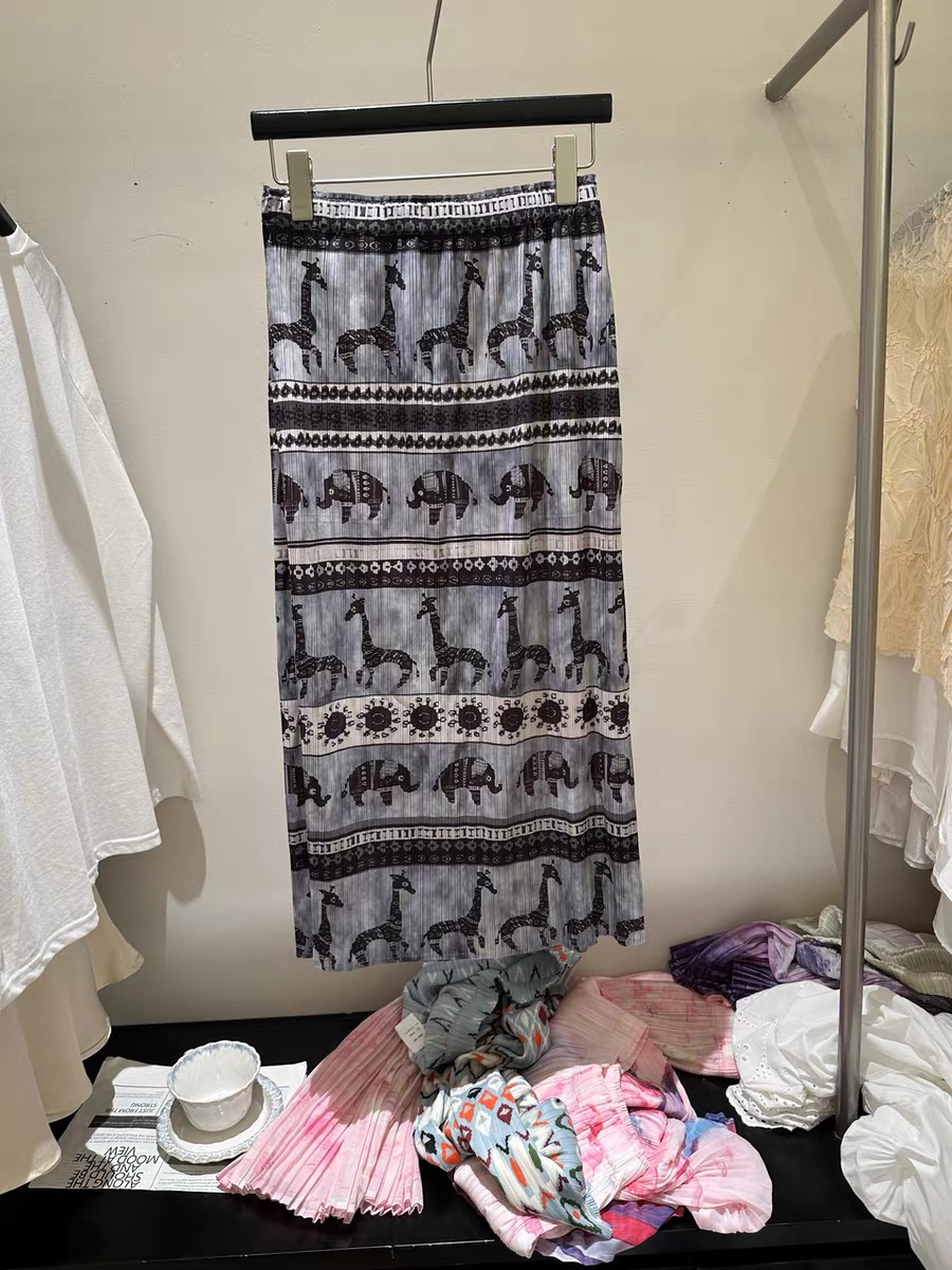 轻奢不晚BUWAN动物图案夏季碎花气质时尚女士裙