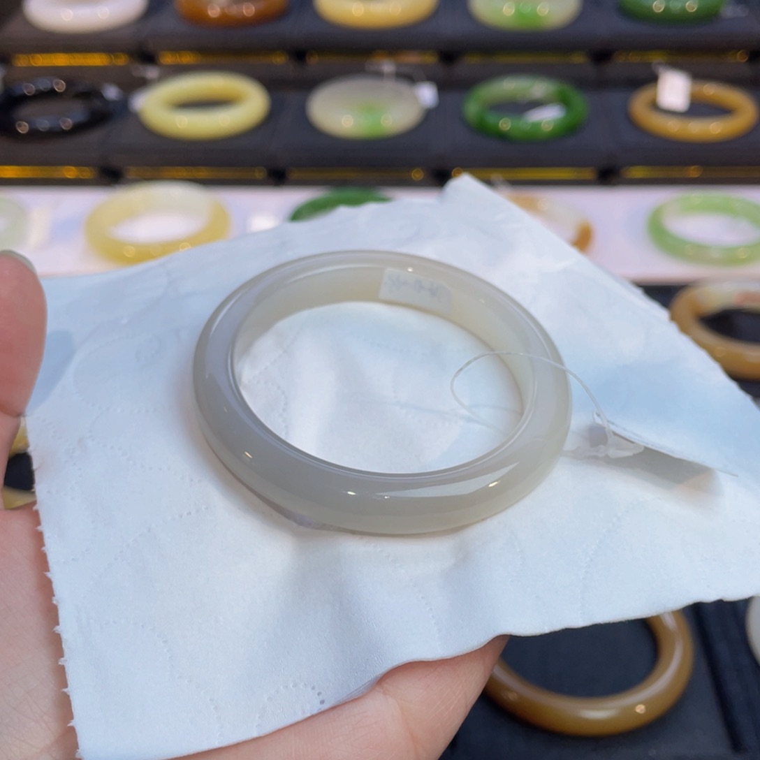 和田玉手镯未镶嵌粉紫手镯54