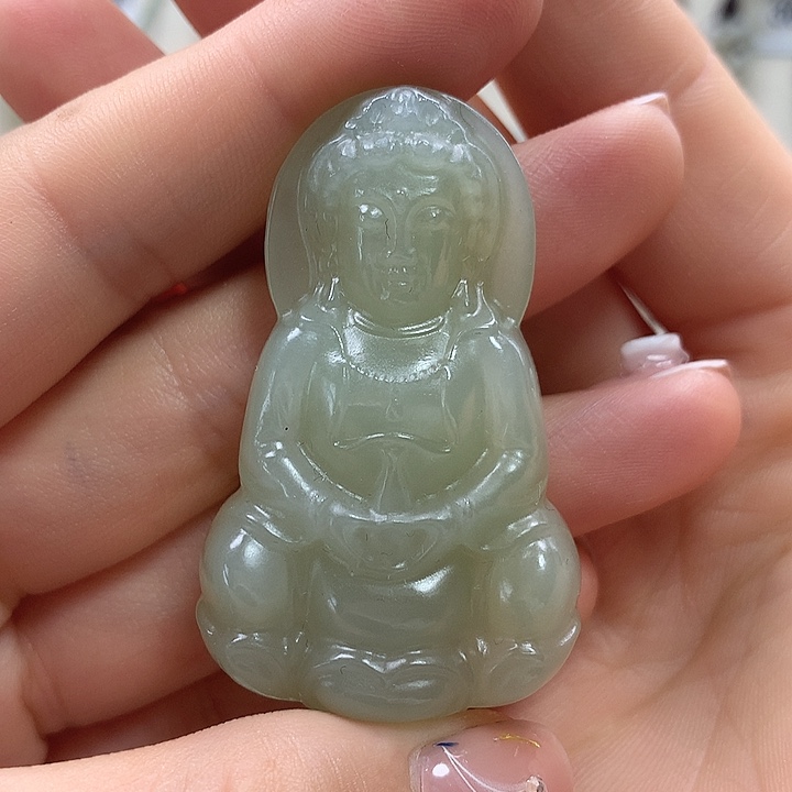 刘***姐和田玉未镶嵌颈饰