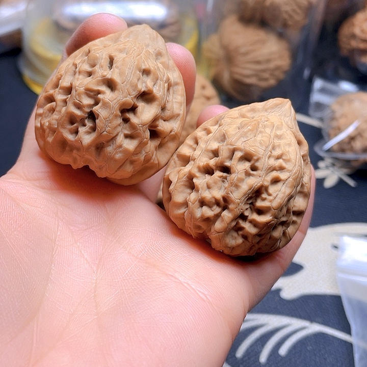 文玩核桃吊坠火苗一对