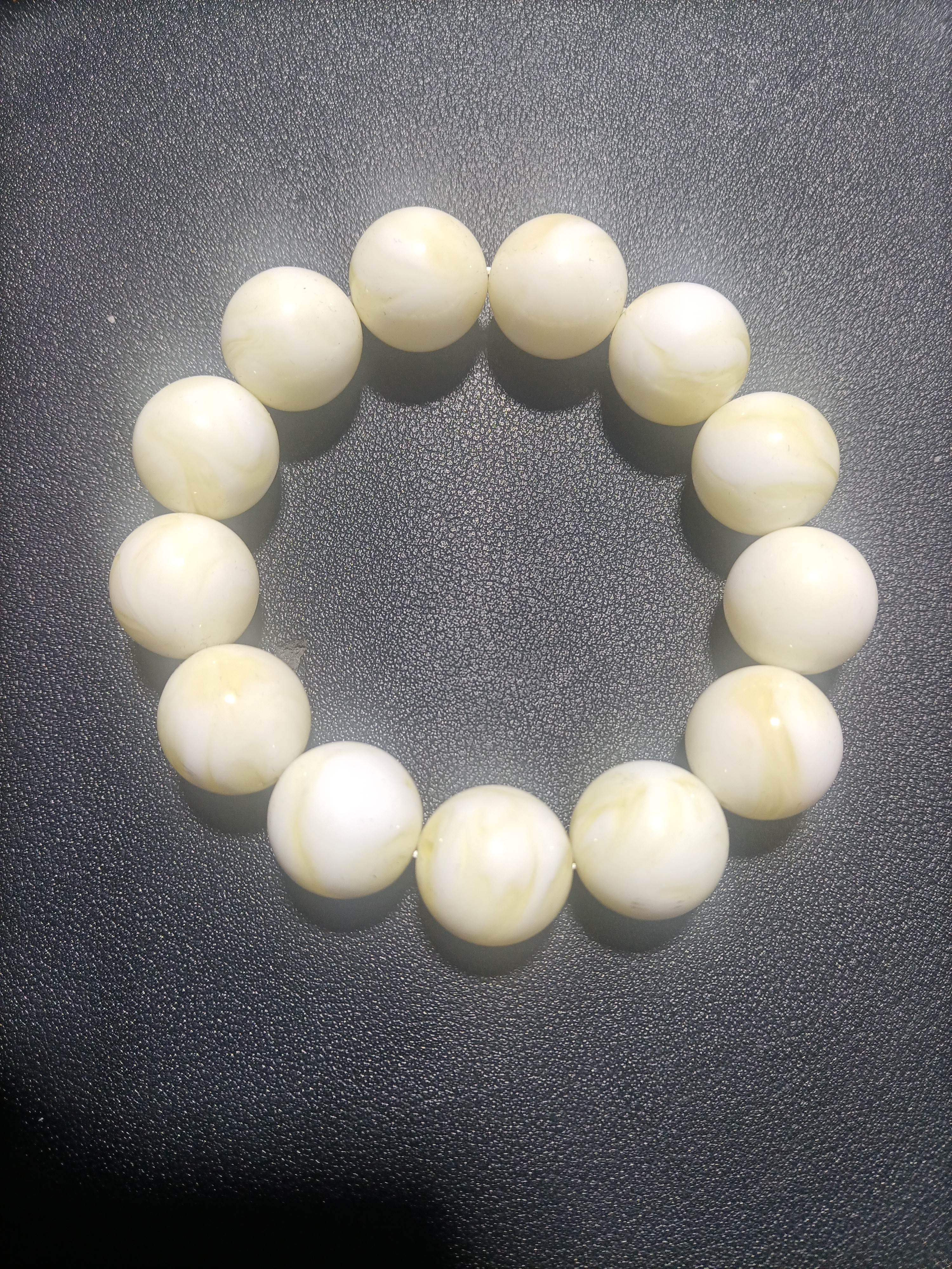 A26精品骨瓷白蜜蜡手串