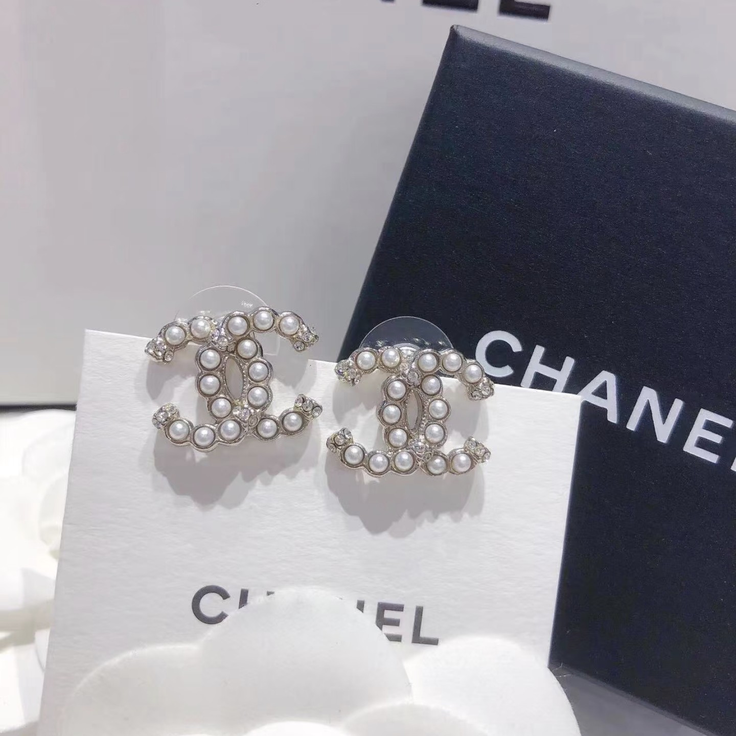 未使用 Chanel/香奈儿 银色法式珍珠耳钉珠珠钻钻日韩