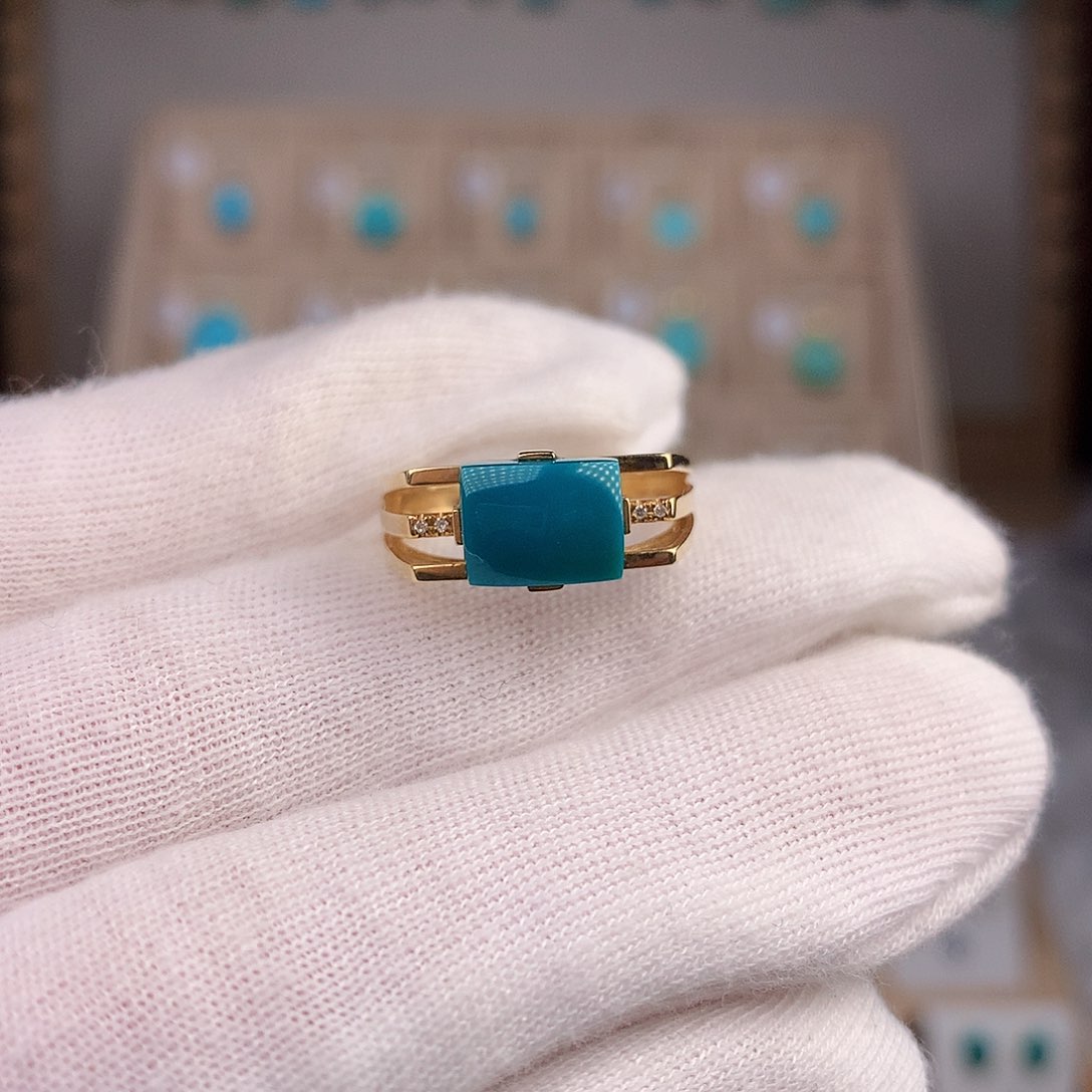 绿松石戒指18K金镶嵌