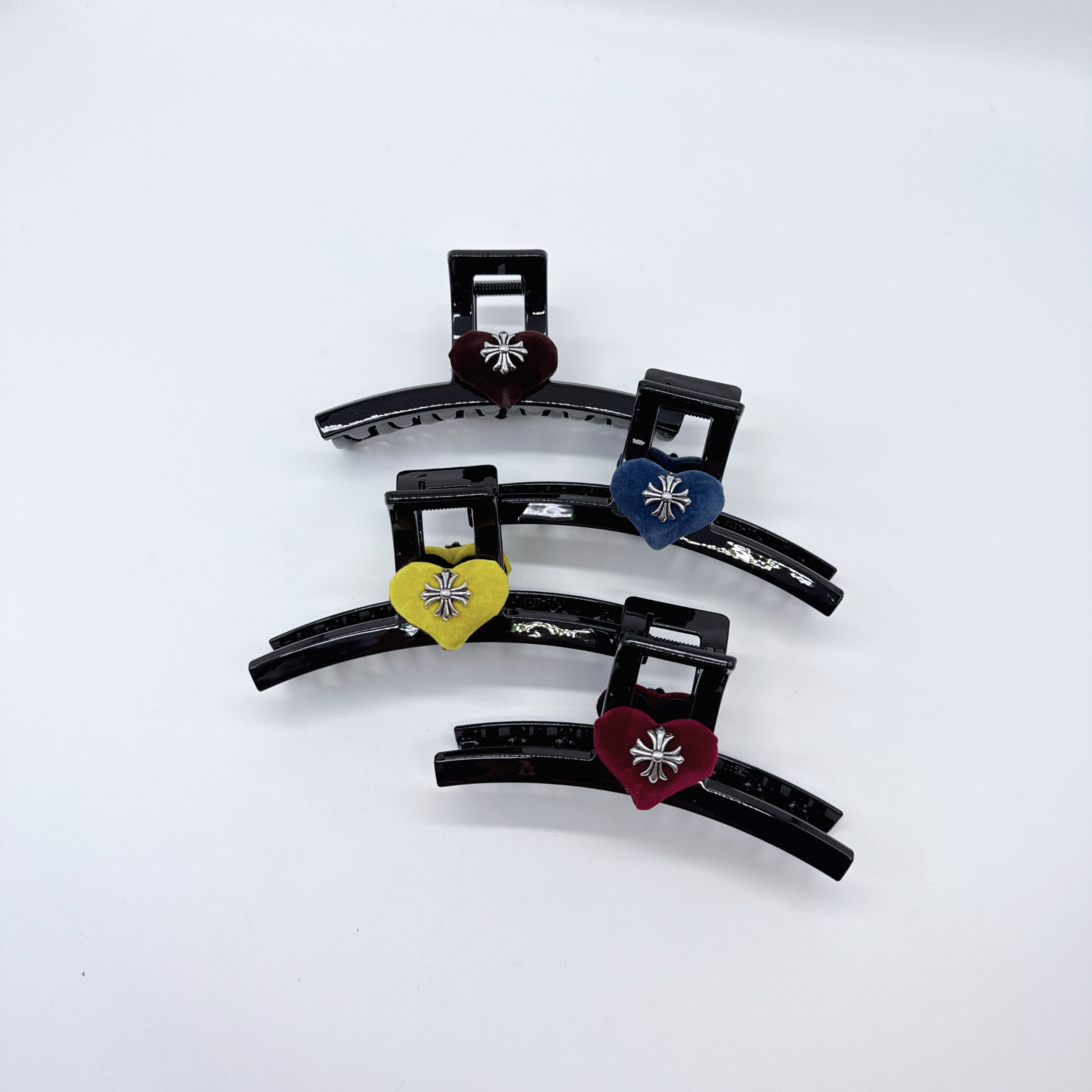 Mi33 丝绒爱心十字标方形大发抓 Z46062Z98