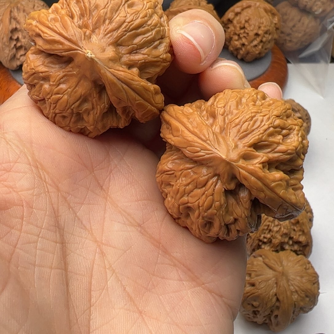 文玩核桃吊坠金公子40