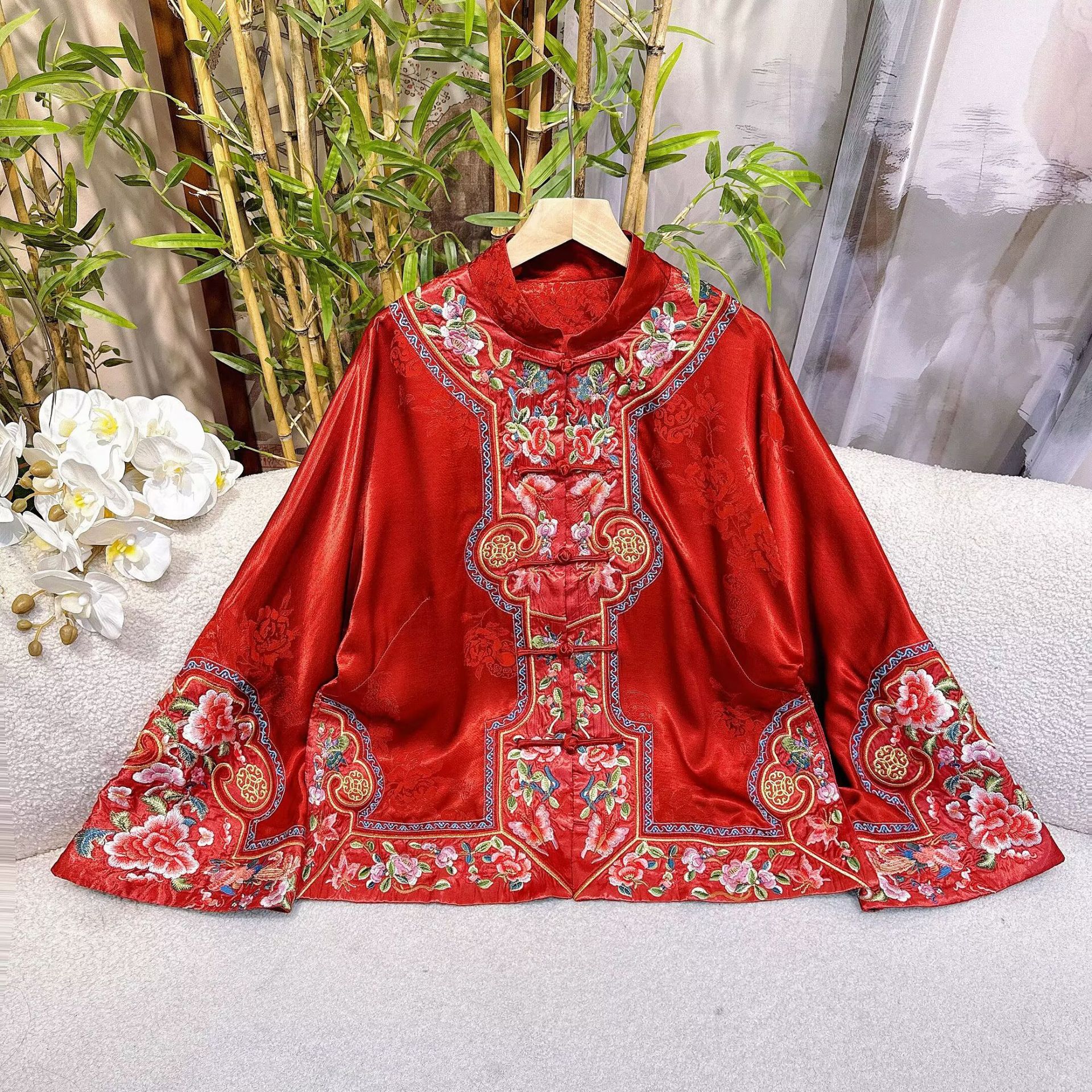 2025新中式气质民族风复古刺绣盘扣外套文艺时尚提花缎面宽松上衣