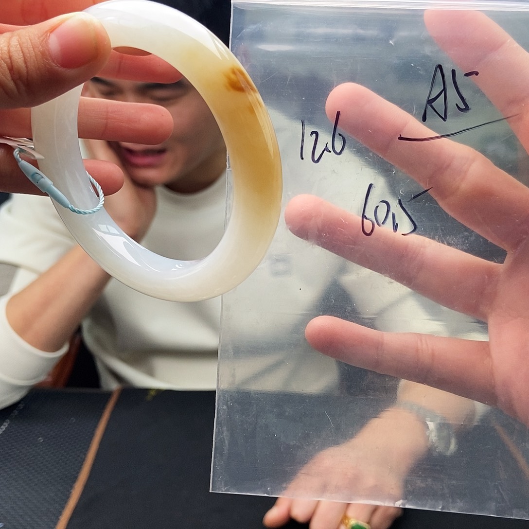 和田玉未镶嵌手镯颜色多样性发拍一发一