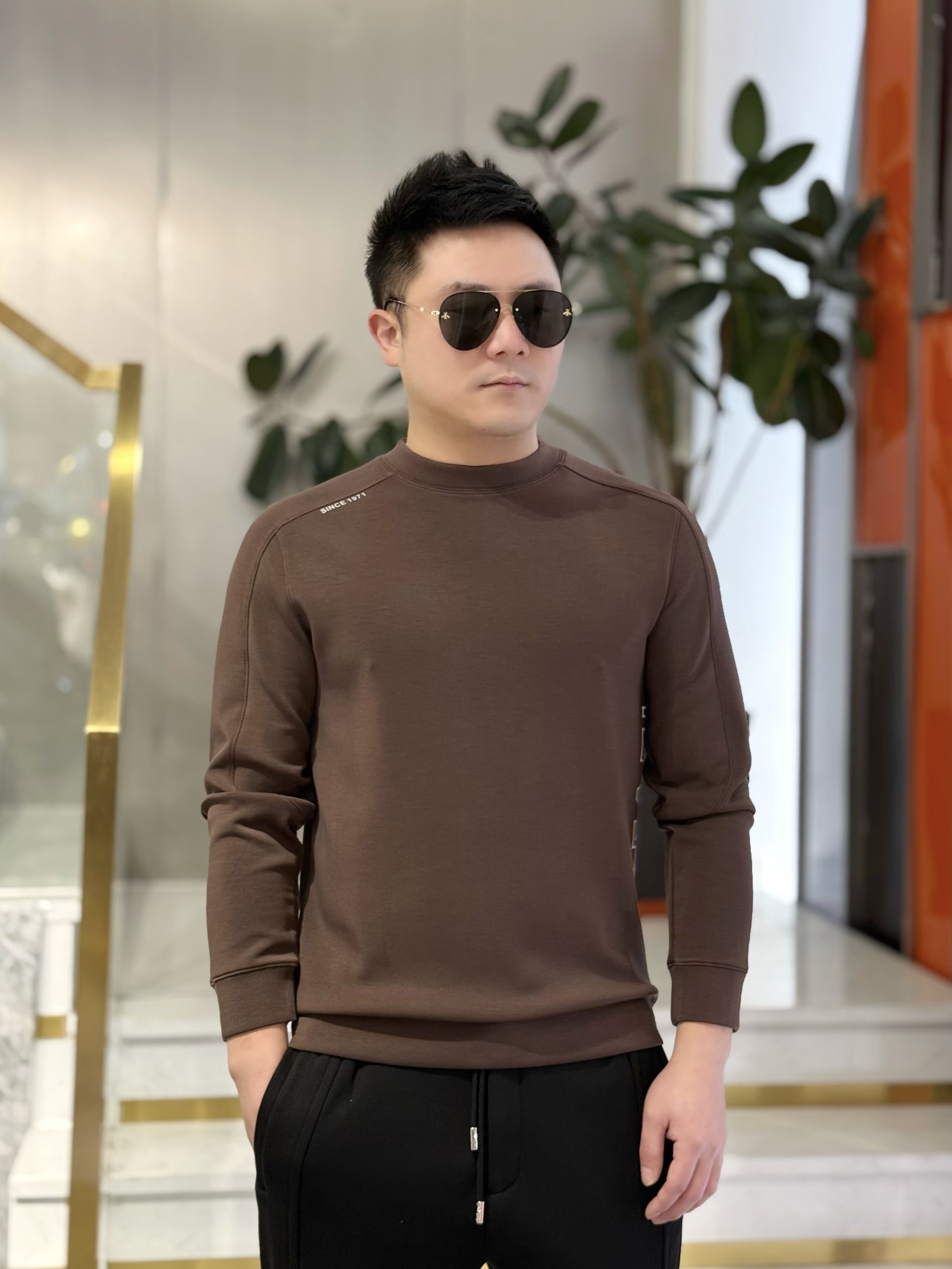 CREAZIONI克莱切尼潮流时尚百搭轻奢压花圆领休闲透气T恤男士