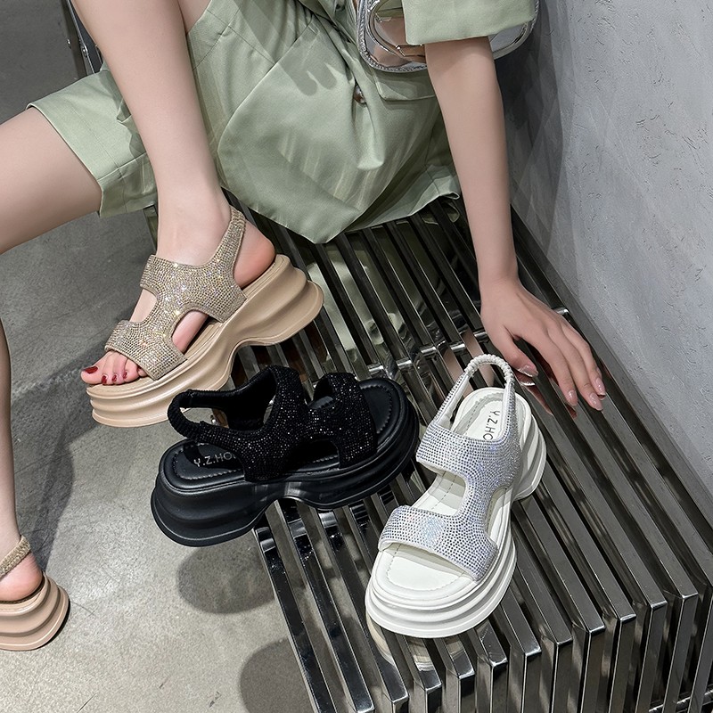 松糕底凉鞋女外出夏季水钻罗马鞋百搭网红外穿增高沙滩鞋时装凉鞋