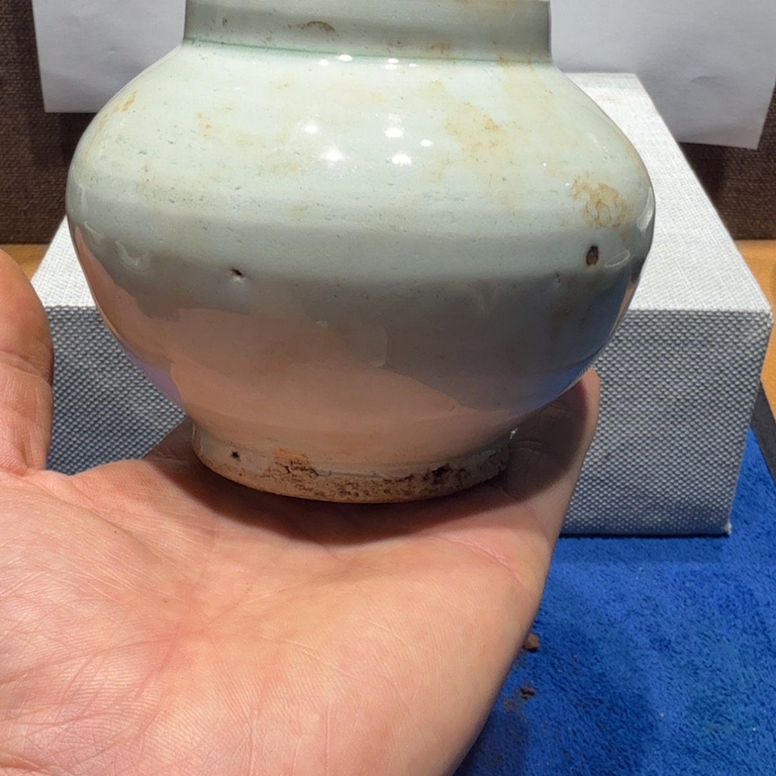 陶其他漂亮的小瓷瓶子