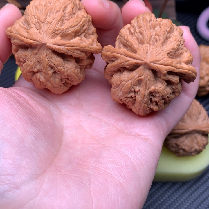 文玩核桃吊坠大粗筋46