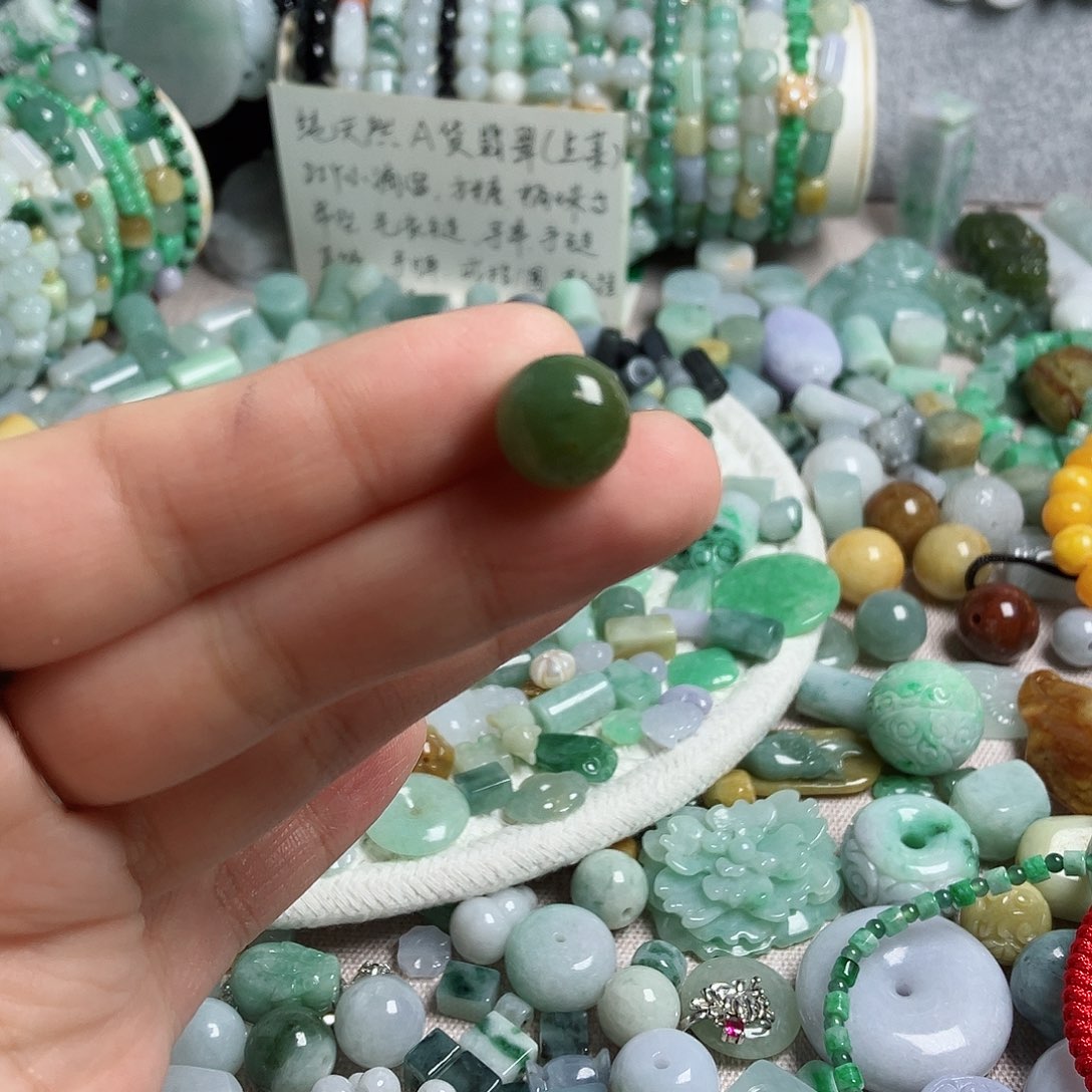 翡翠颈饰未镶嵌卡12