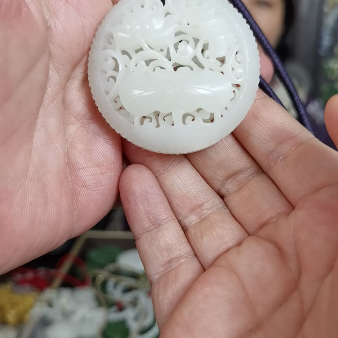 和田玉颈饰未镶嵌