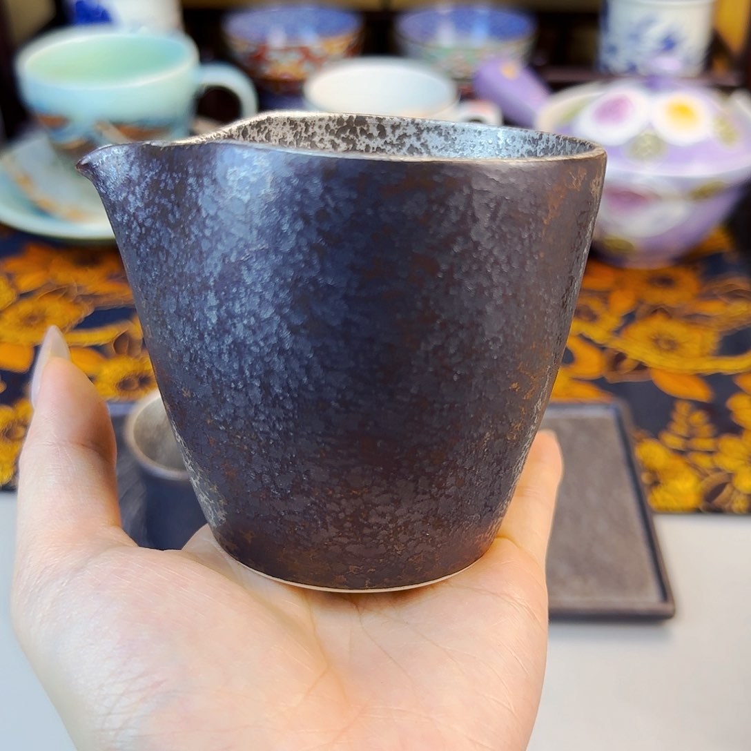 他家茶具瓷器真美！