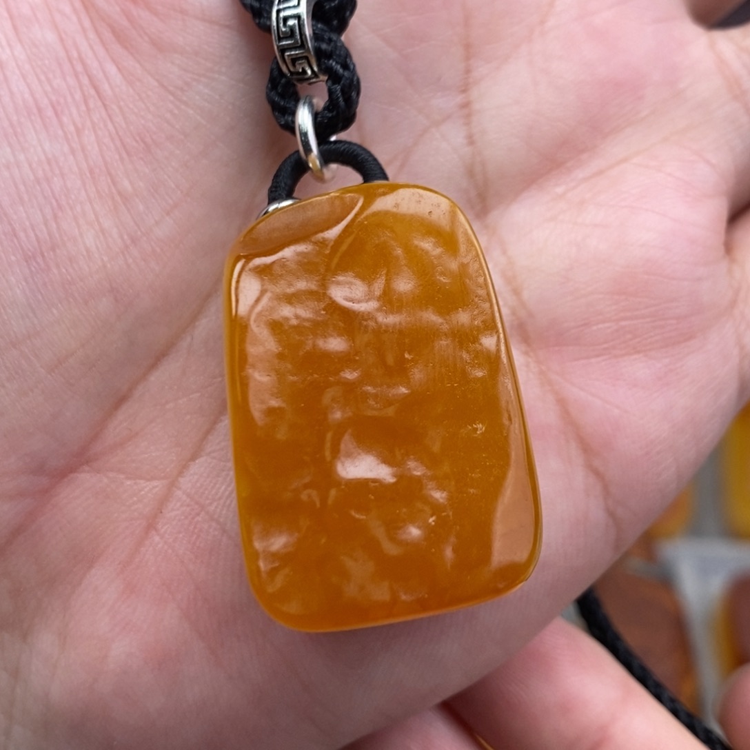 琥珀吊坠(赠链)未镶嵌