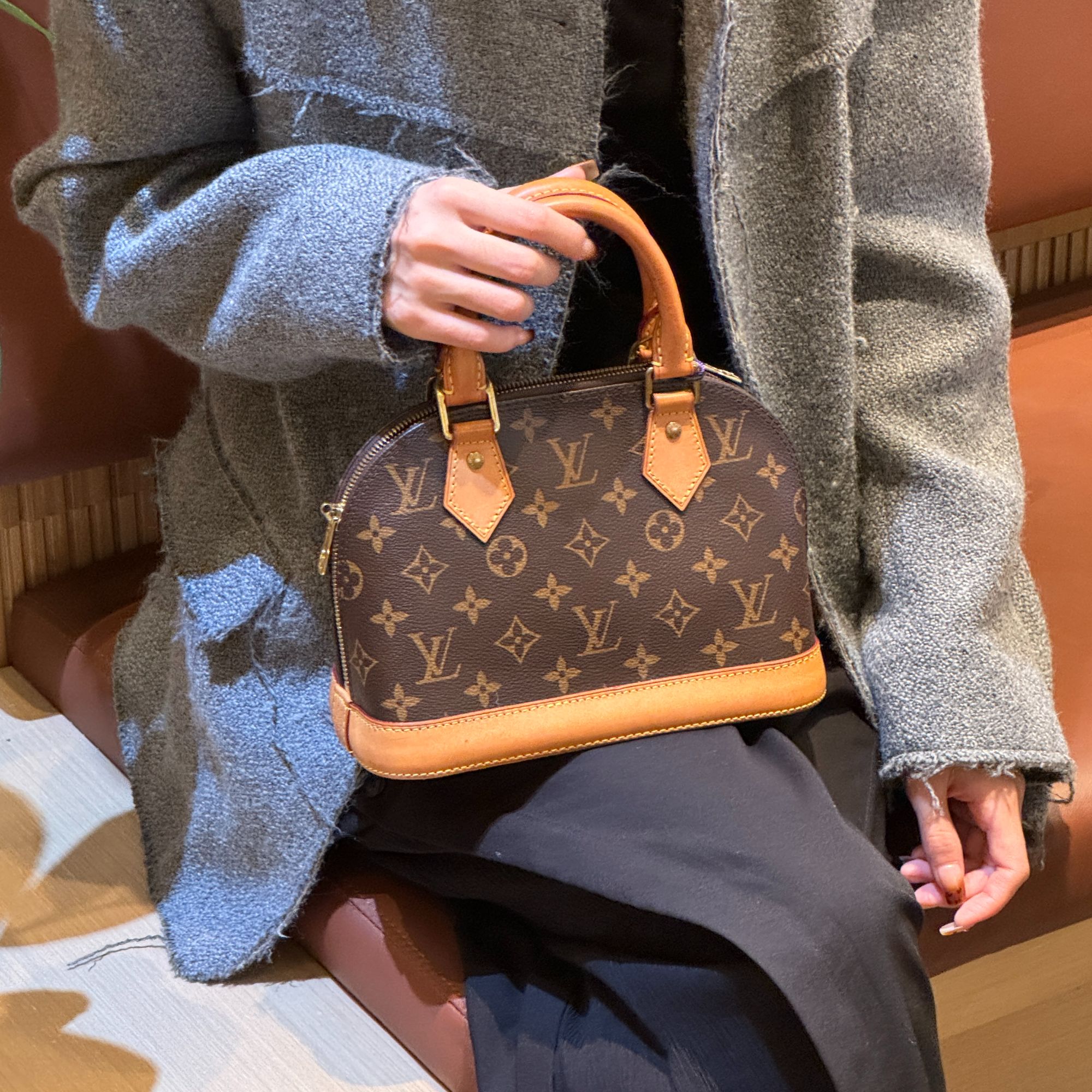 95新 LouisVuitton/路易威登 18156979 贝壳bb FL3188 24*18
