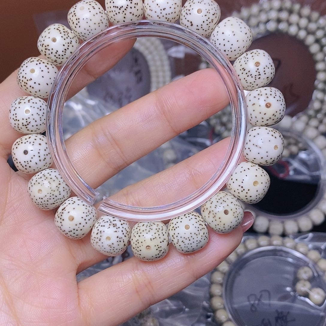 星月菩提手串許*诺原白