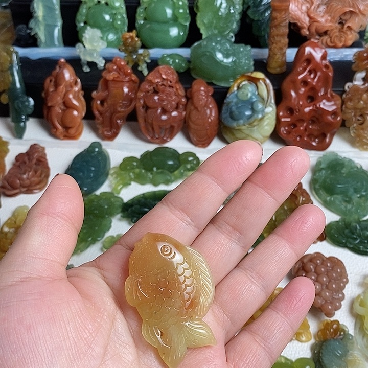 未镶嵌蛇纹石玉颈饰