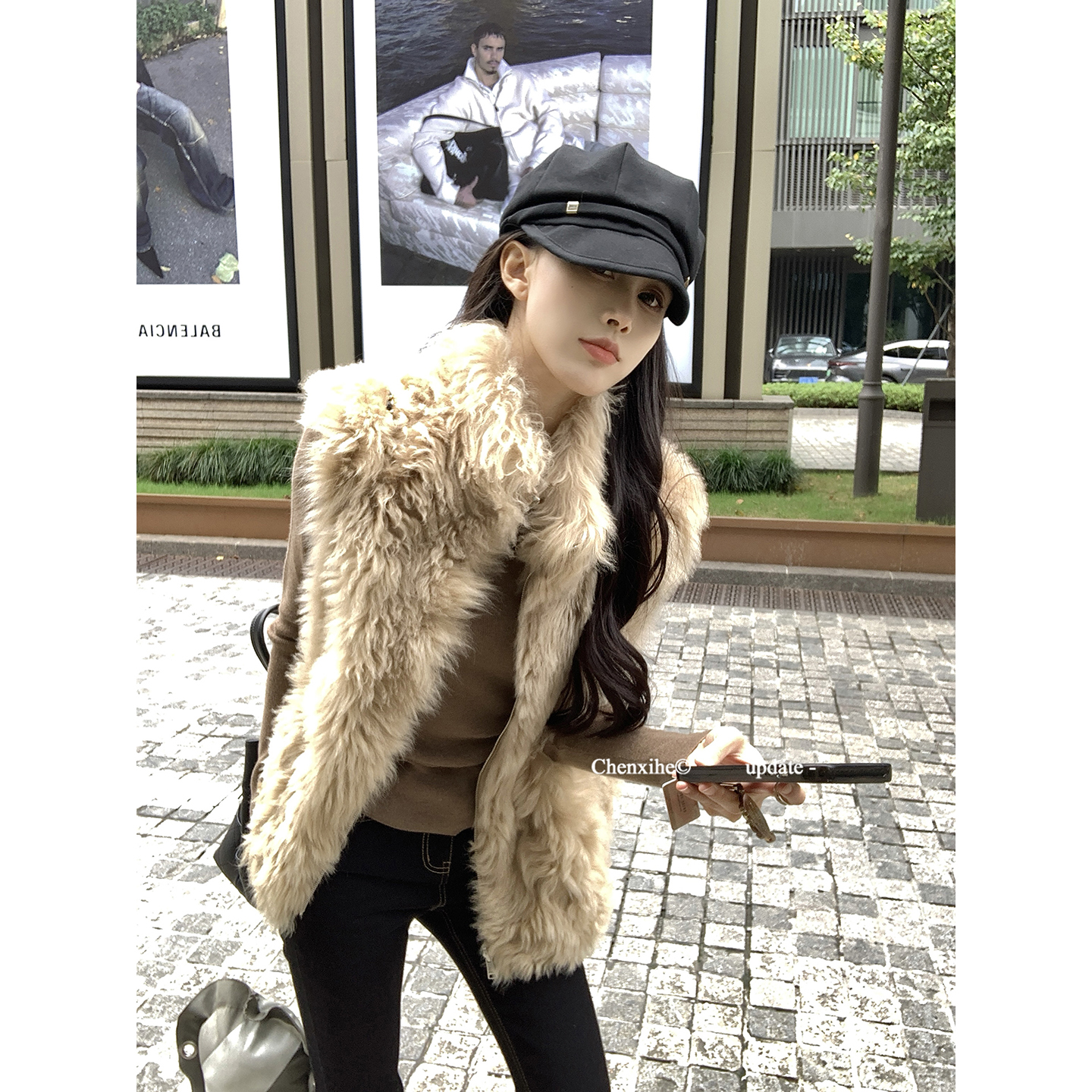 何晨曦 短款宽松皮毛一体马甲女外穿秋冬2025新款皮草外套 T1271W