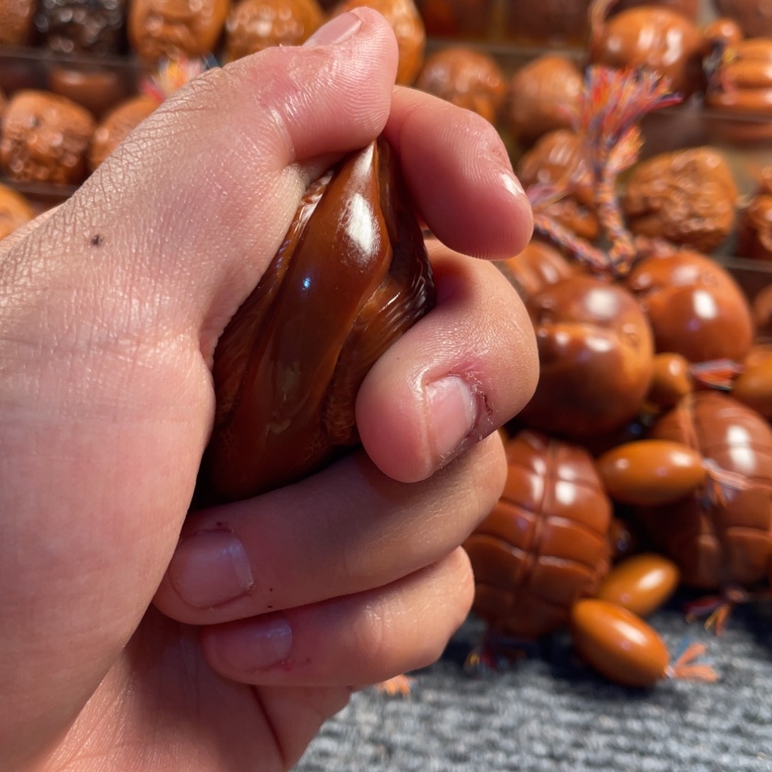 橄榄核吊坠独款三面