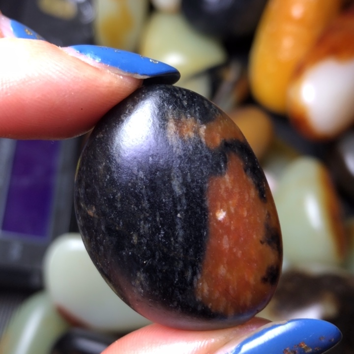 和田玉未镶嵌珠宝奇石