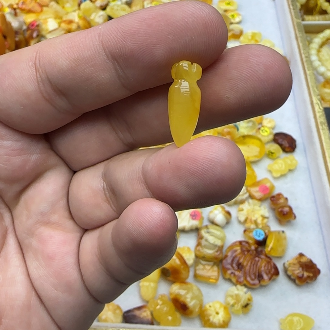 琥珀未镶嵌裸石0.59克