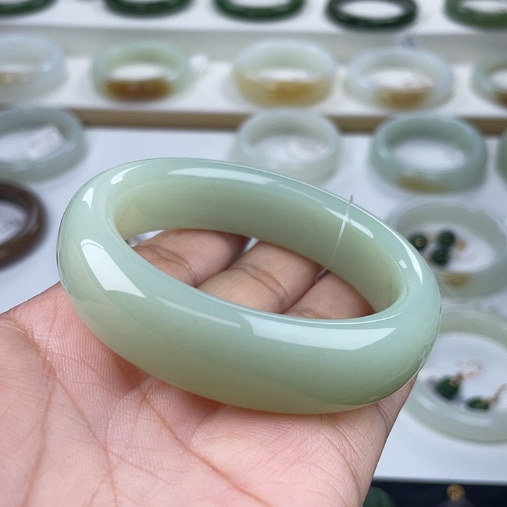 和田玉未镶嵌手镯1