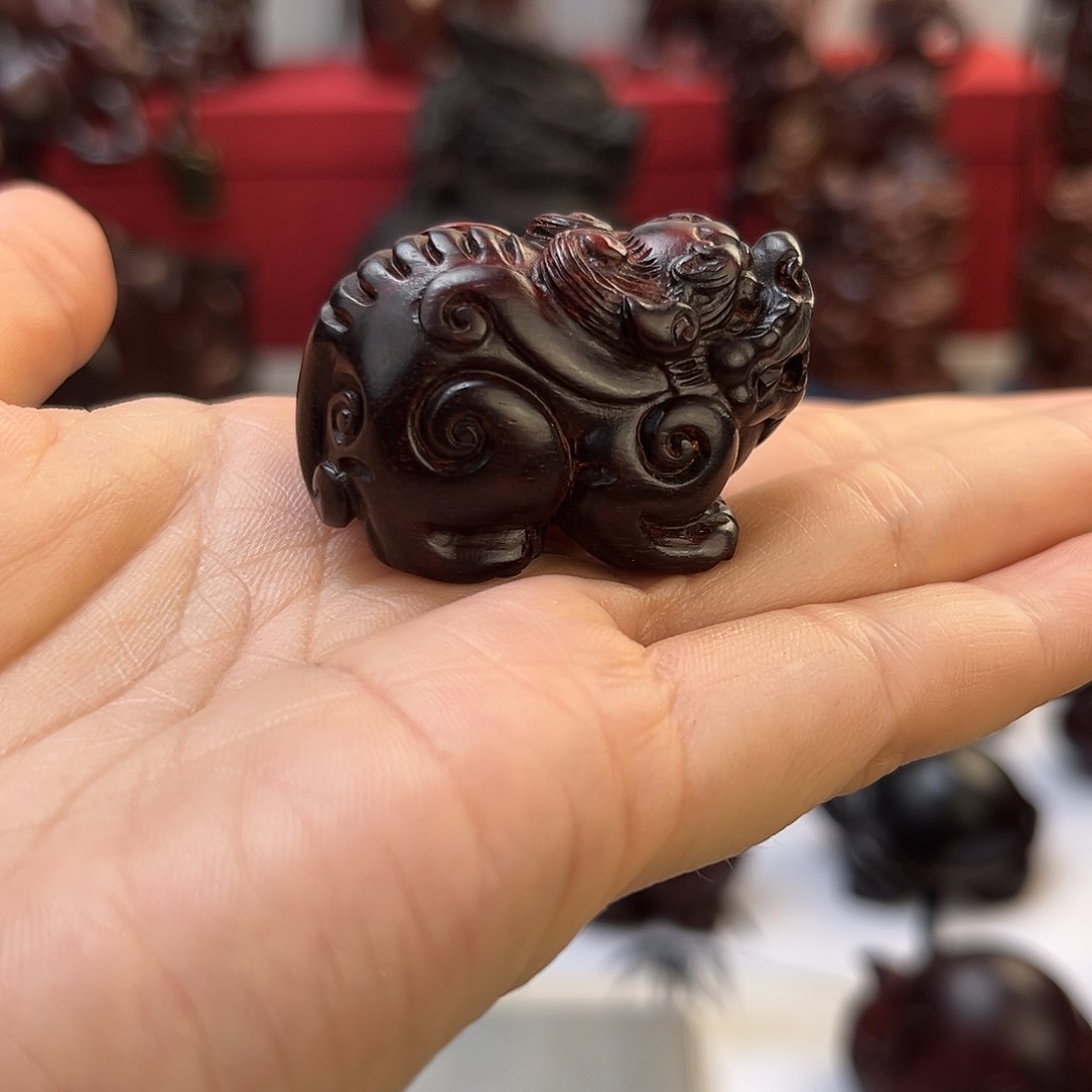 印度小叶紫檀貔貅摆件